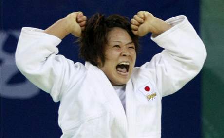 OBHÁJILA. Japonská judistka Ajumi Tanimotová zopakovala olympijský triumf.