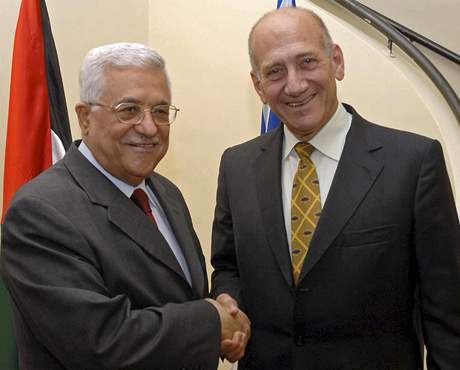 Ehud Olmert a Mahmúd Abbás se setkali minulý týden