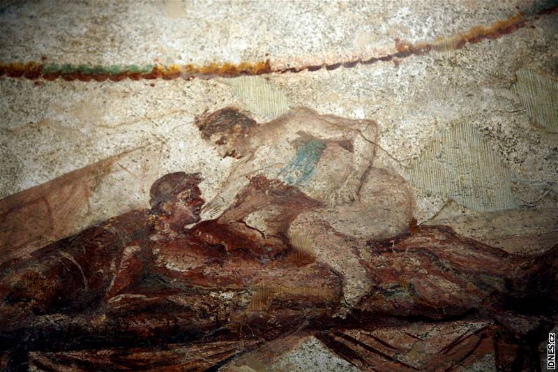 Jedna z mnoha odváných erotických fresek v italských Pompejích