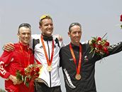 Olympijtí medailisté v triatlonu, Whitfield, Frodeno a Docherty (zleva)