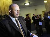 Ministr zdravotnictví Tomá� Julínek na tiskové konferenci ke kauze Diag Human (13. 8. 2008)  