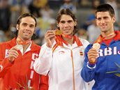 Zleva: Gonzalez, Nadal, Djokovič s medailemi