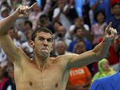 Michael Phelps těsně po zisku osmé zlaté medaile z OH v Pekingu, kterou si vyplaval jako člen americké polohové štafety na 4x100 metrů.