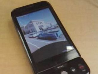 HTC Dream, první telefon s OS Android, se blíí