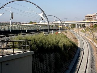 Nové spojení - kolej k tunelovému mostu