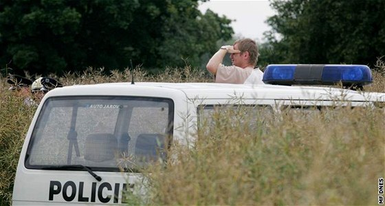 Na Vykovsku se v úterý veer ztratil starí mu, pátrají po nm desítky policist i vrtulník. Ilustraní foto