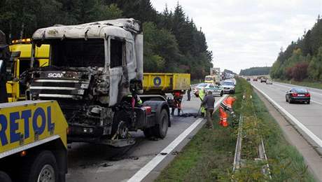 Dálnice D1 zstala po nehod kamionu kolem tí hodin zablokovaná. Ilustraní snímek