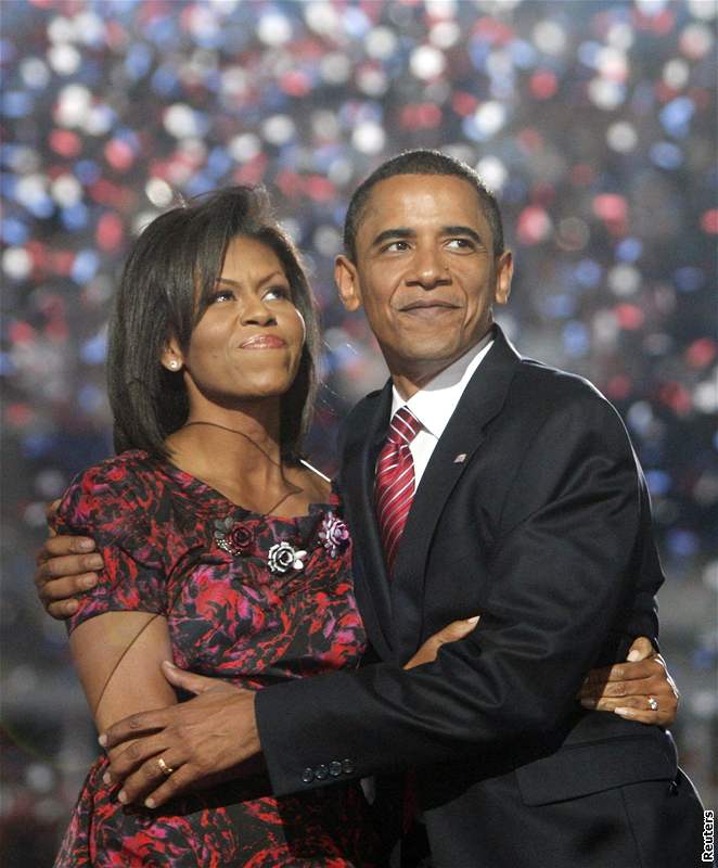 Barack Obama s manelkou Michelle na stadionu v Denveru (28. srpna 2008)