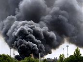 Po�ár autovrakovi�t� v brn�nských Horních Her�picích