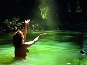 Veronika Bromov� � Dary Nunu � Z v�stavy Autoportr�t v �esk�m um�n� 20. a 21....