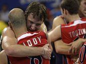 Američtí volejbalisté se radují z olympijského zlata
