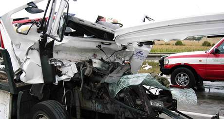 Nehoda kamion na dálnici D1 u Velké Bítee (4.9.2008)