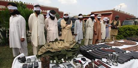 Zatýkání islámských radikál je na afghánsko-pákistánské hranici na denním poádku. (31.srpna 2008)