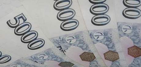 Za deset dn pibylo 22 miliard korun v bankovkách, co je nejvíc od poloviny roku 2000. Ilustraní foto.