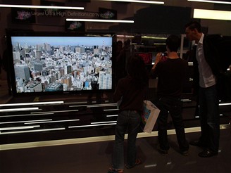 Samsung - IFA 2008 - největší LCD televize s rozlišením 3840 x 2160 pixelů