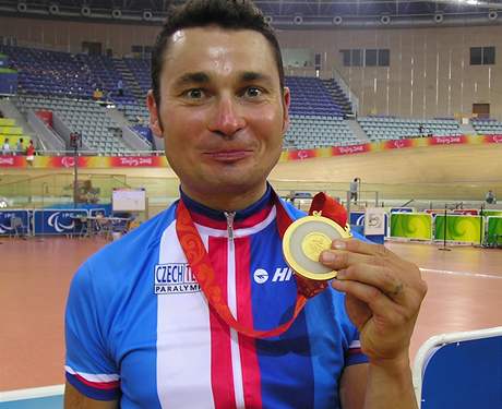 Cyklista Jií Jeek se zlatou medailí