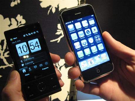 HTC Touch Diamond a Apple iPhone: který se ovládá lépe?