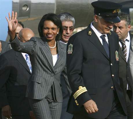 fka americk diplomacie pistla na letiti v Tripolisu.