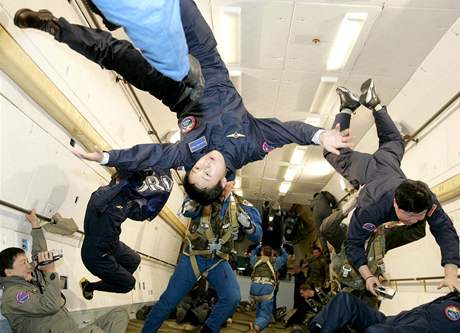 První íntí kosmonauti se pipravovali pod dohledem ruských koleg v Gagarinov vesmírném výcvikovém centru v Moskv.