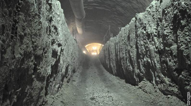 Dlníci v brnnských Královopolských tunelech