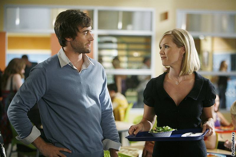 Seriál 90210 - Ryan Eggold a Jennie Garth