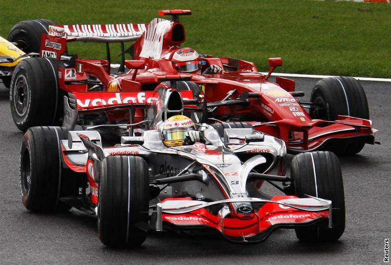 Hamilton ped Räikkönenem
