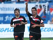 slávisté se radují z gólu, zleva Krajík a Belaid