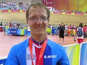 Cyklista Tomá Kvasnika s bronzovou medailí