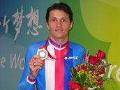 Cyklista Jií Bouka se stíbrnou medailí