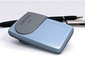 Elektronické dálni�ní kupony jsou malé krabi�ky vybavené �ipem, který je mo�né dobíjet stejn� jako kredit u mobilního telefonu.