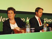Místop�edsedkyn� zelených Dana Kuchtová a p�edseda zelených Martin Bursík na sjezdu Strany zelených.