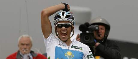 Alberto Contador poskoil do ela cyklistické Vuelty.