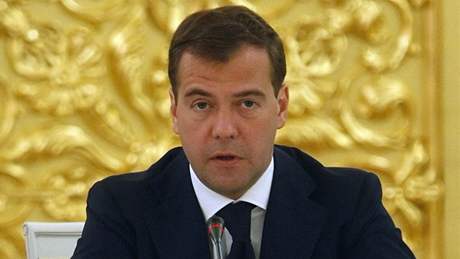 Podle Medvedva je teba se dret smluv, na nich se ob zem dohodly zaátkem letoního roku. Ilustraní foto