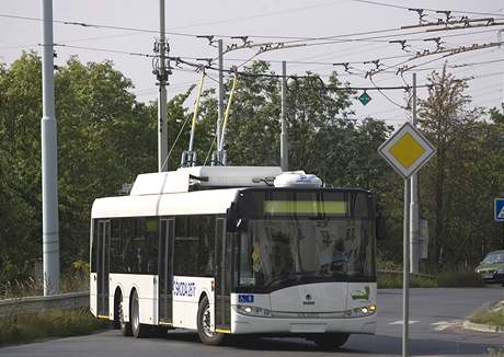 Trolejbus na první zkuební jízd