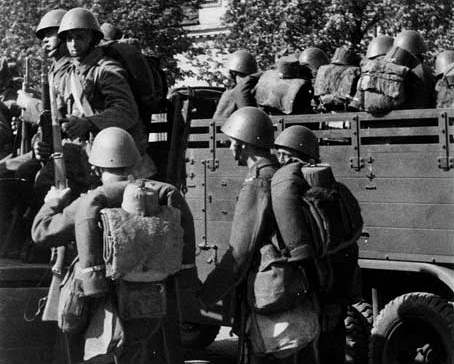 Mobilizace 1938: Nástup vystrojených a vyzbrojených záložníků
