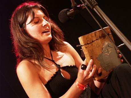 Zuzana Novak na Folkových prázdninách v Námti nad Oslavou v roce 2007