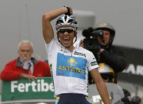 Alberto Contador poskoil do ela cyklistické Vuelty.