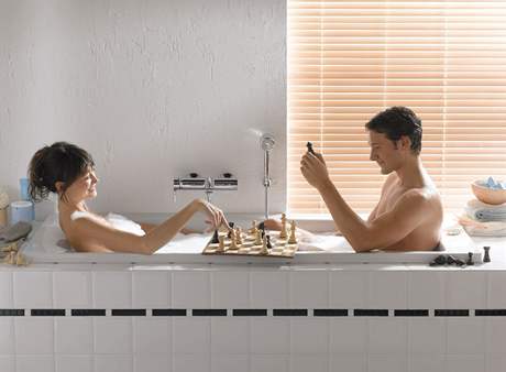 Dvojice, které se dlouho a dobe znají, preferují pi koupeli vanu ped sprchou