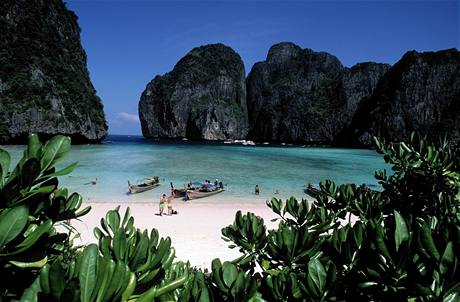 Thajsko, ostrov Phi Phi Leh. Právě tady se točil kultovní film Pláž s Leonardem DiCapriem.