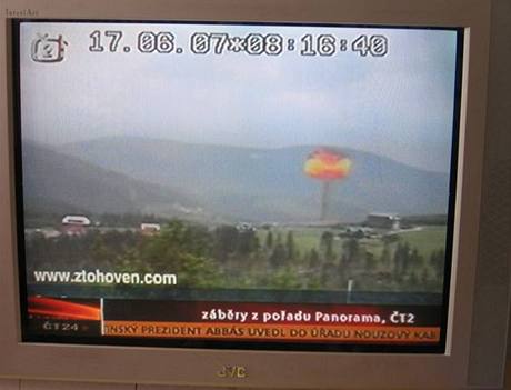 Záběry atomového výbuchu nad českými horami mohly vyděsit desítky tisíc diváků, kteří pořad obyčejně sledují.