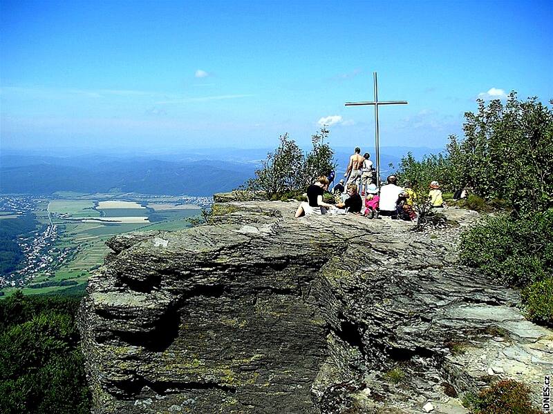 Vihorlat: jezero Morské oko z východního vrcholu Sninského kamene