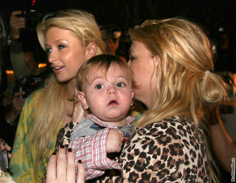 Paris Hiltonová a Britney Spears se svým synem 
