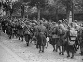 Mobilizace 1938: Jednotky p�choty v ulicích Turnova