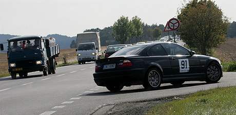 V tomto BMW jel pan Jakub tém tistakilometrovou rychlostí po bných komunikacích.