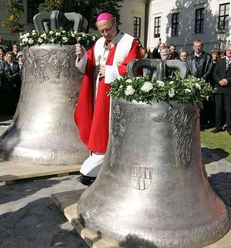 Slavnost svatho Vclava spojen s ehnnm dvou novch zvon v Olomouci