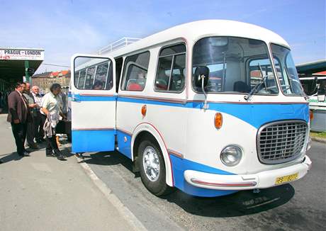 Legendrn autobus koda 706 RTO.