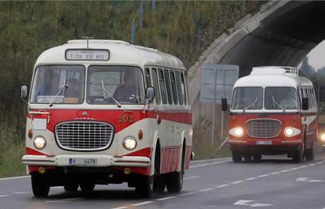 Legendrn autobus koda 706 RTO.