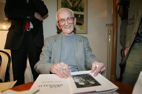 Adolf Branald pi oslav 95. narozenin