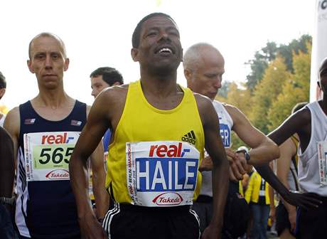 Haile Gebrselassie pi svém berlínském rekordu.