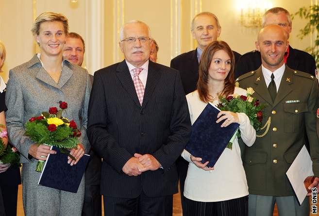 Medailisté z olympiády v Pekingu u prezidenta Václava Klause